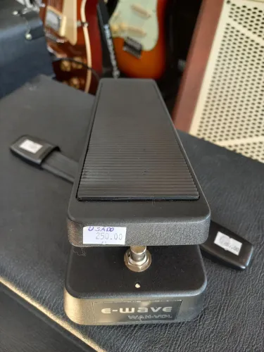 Pedal whah e volume e wave