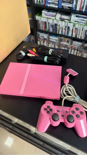 PlayStation 2 pink 