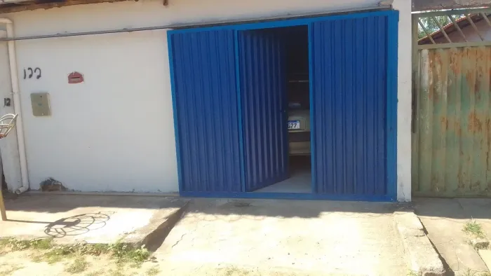Vende se este imóvel em Almenara