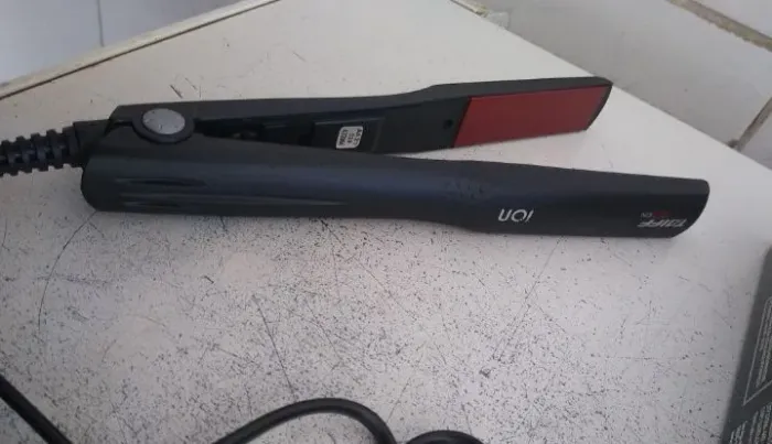 prancha de cabelo Taiff Red Íon. 
