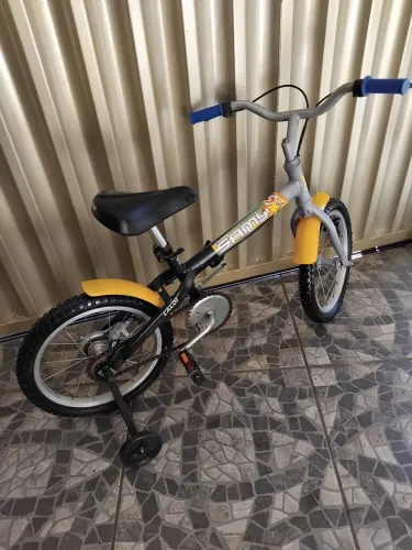 Bicicleta infantil aro 16 novinha.