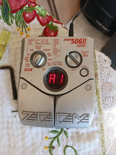 Pedal multi efeitos baixo