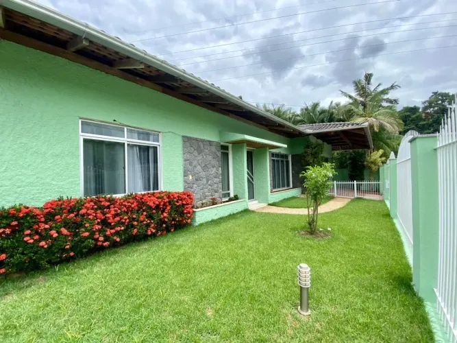 Casa no Bairro Garcia em Blumenau com 3 Dormitórios