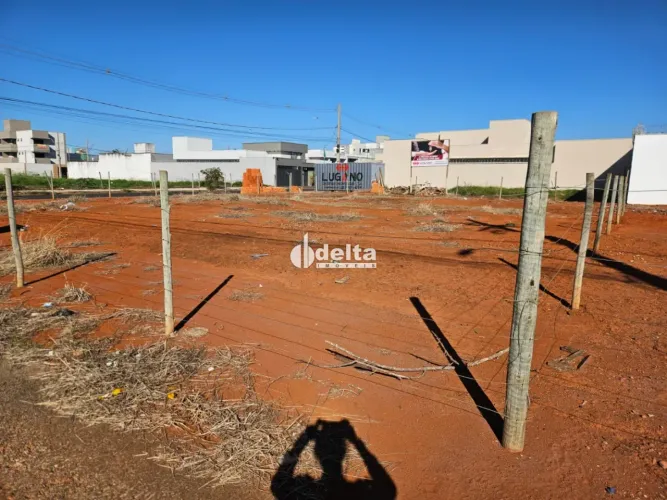 Terreno disponível para venda no bairro Novo Mundo em Uberlândia MG