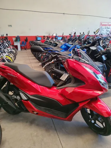 Honda PCX 2025 160cc (shalom veículos)
