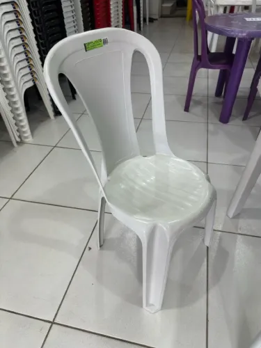 Cadeira de plástico