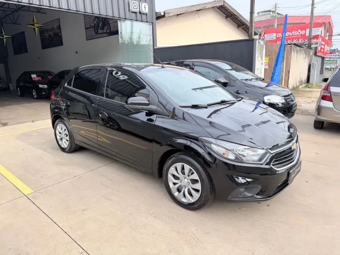 Chevrolet Onix Hatch LT 1.4 8V Flex Mec. 4P 2018