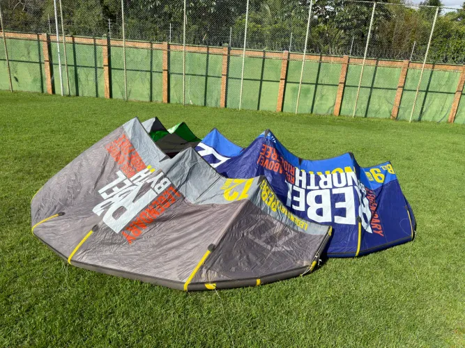 Kit Kitsurf - Kite North Rebel 12 + 9 + Barra North + Trapézio.