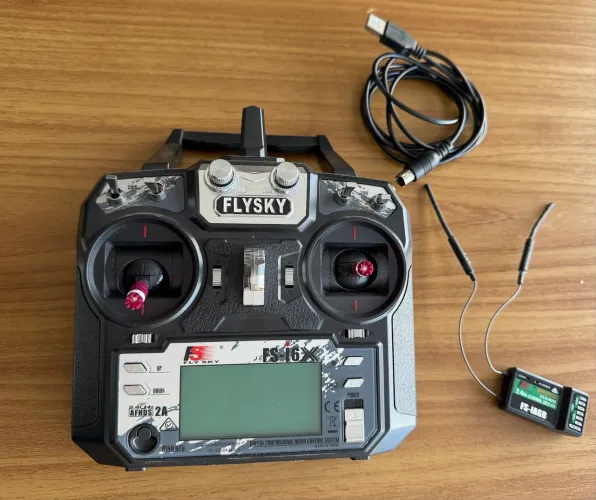 RADIO FLY-SKY FS-I6X - COM RECEPTOR 6 CANAIS FS-I6B