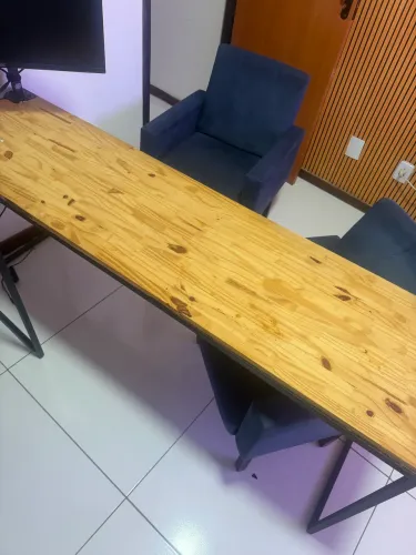 Mesa escritório estilo industrial