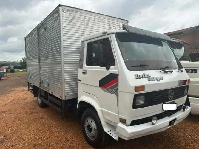 VW 7.90 S 4x2 ano 1993 c/Baú -Aceito Troca