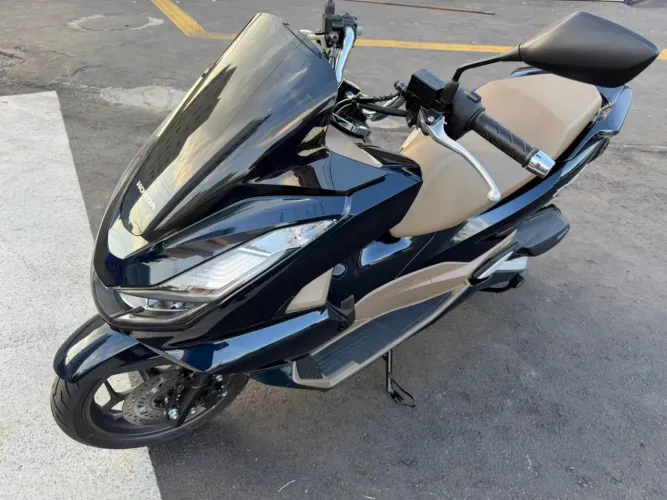 PCX DLX (seminova)