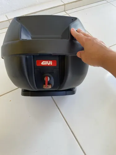 Baú givi para moto