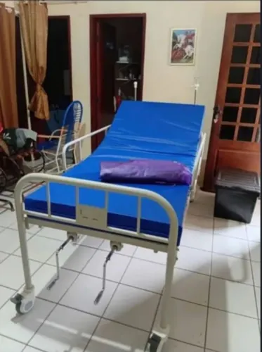 Cama Hospitalar com colchão e colchão d'água tudo novo