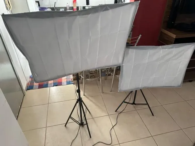 Kit 2 Softbox Quadruplo 50 X 70 + 2 Tripés 2m + 8 Lampadas