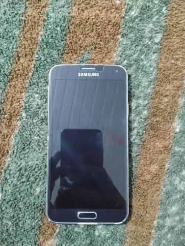 celular Samsung Galaxy S5 para peças ou pode arrumar defeito na tela precisa troca. 50$