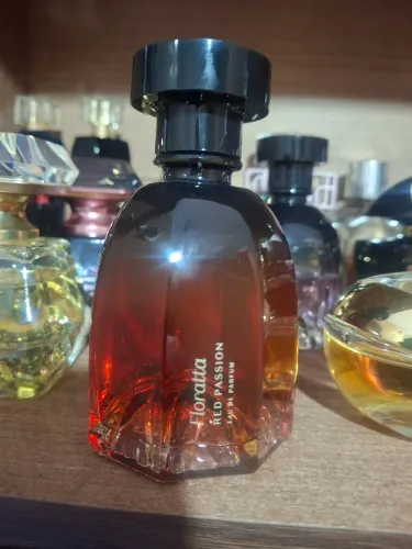 Perfume Floratta Red Passion. Eau de Perfume. Pouquíssimo usado.