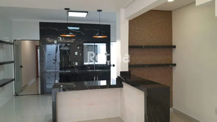 Casa à venda, 3 quartos, Dona Zulmira - Uberlândia/MG - Rotina Imobiliária