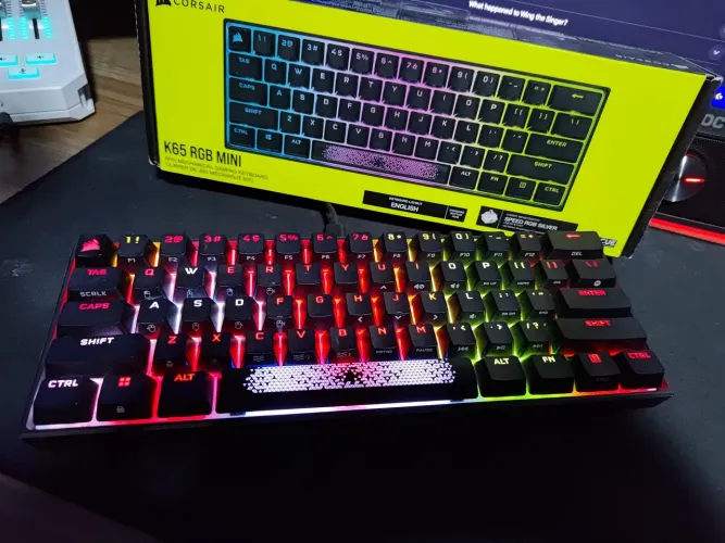 Teclado K65 corsair