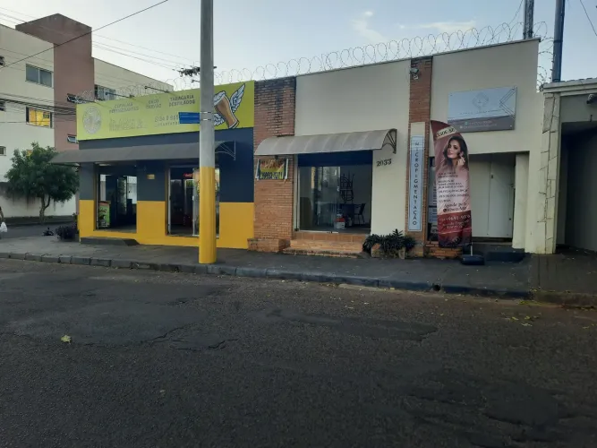 Alugo excelente comodo comercial