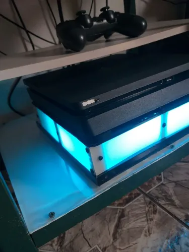 Vendo ps4 com jogos.