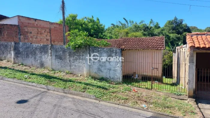 Casa com 1 quarto, 56 m², à venda por R$ 105.000,00 - Jardim Imperial - Cruzeiro/SP