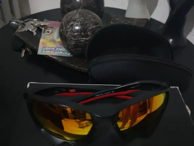 Óculos Oakley modelo plasma