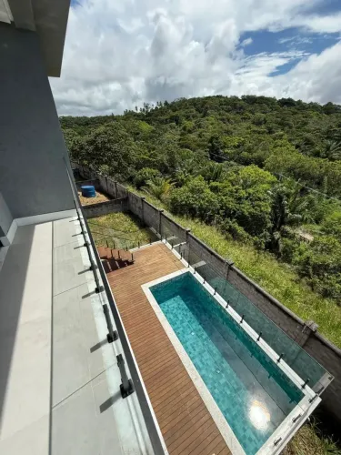 Casa à venda com 4/4 em condomínio. Alphaville litoral norte. Bahia