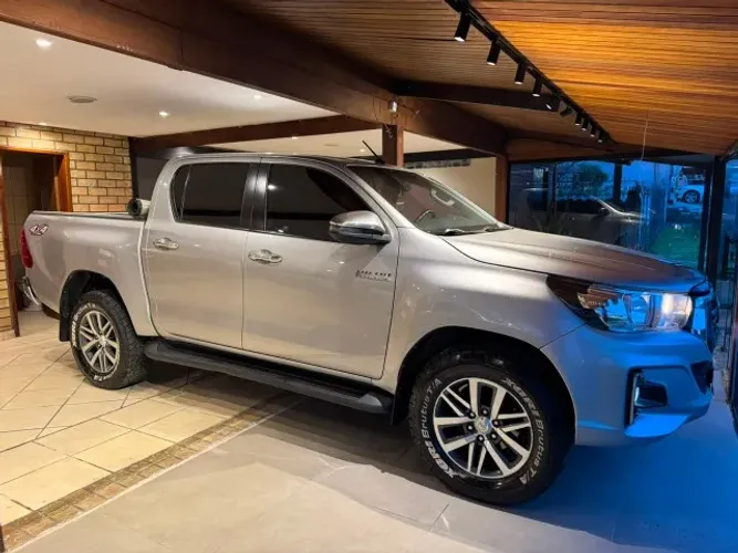 Toyota Hilux CD SRV 4X4 2.8 TDI Diesel Aut. 2019