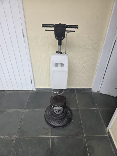 Enceradeira Industrial Deep Clean 350mm 220V com Reservatório - Excelente Estado