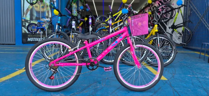 Bicicleta aro 24 com marcha - Rosa Neon