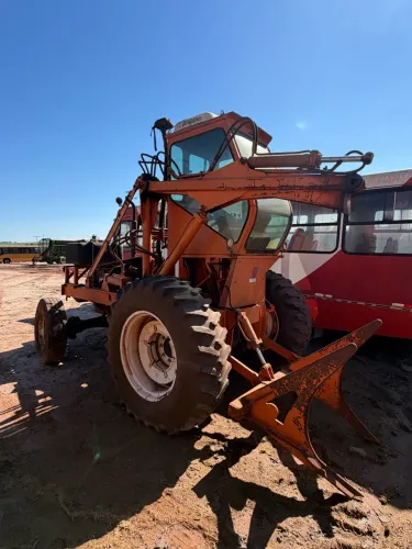 Carregadeira Valtra BM85 Santal
