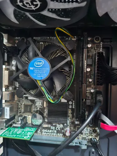 Placa mãe 1151 6/7 Geração Ddr4  com processador pentium 