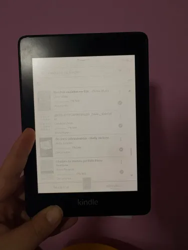 Kindle Paperwhite à venda (tela esmaecida)