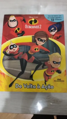 Os Incríveis Dois - De Volta à Ação - CLivro - com cenário e 12 miniaturas