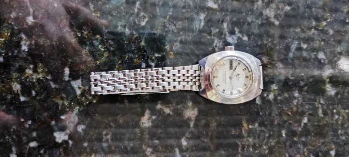 Relógio Citizen vintage fabricado nos anos 70 funcionando porém está adiantando.