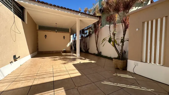 Imóvel para aluguel possui 175 metros quadrados com 3 quartos em Costa do Sol - Macaé - RJ