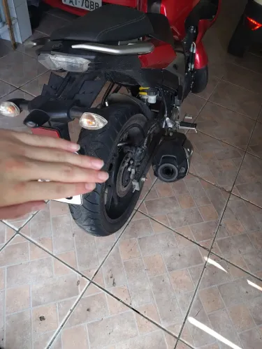 Veículo batido com pouco detalhe na reforma