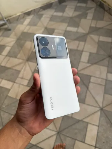 Realme gt 3 240w tela com 144hz de taxa 1tb de armazenamento e 16 gb de ram 