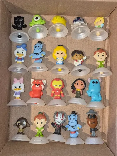 Miniaturas Disney 100 anos lançada pelo McDonald's 2023