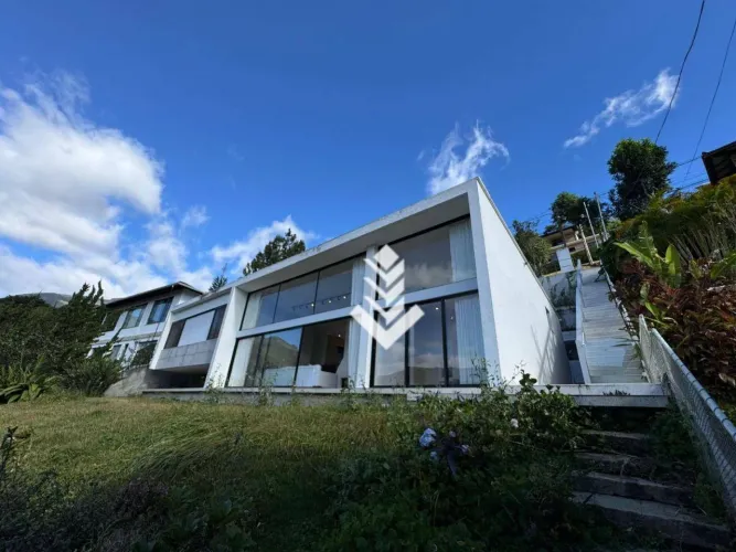 Casa com 3 dormitórios para alugar, 120 m² por R$ 8.270,00/mês - Cônego - Nova Friburgo/RJ