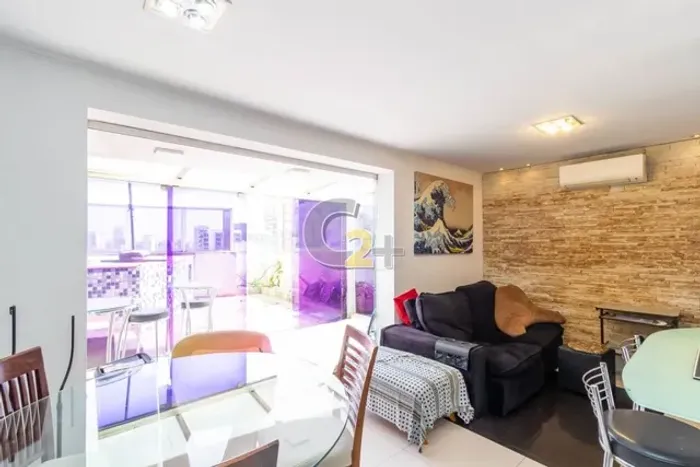 Cobertura a venda em Pinheiros com 2 quartos, e suítes e 2 vagas