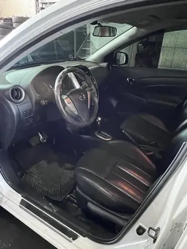 Bancos Couro nissan versa 2019 