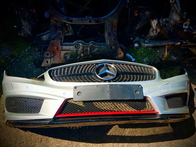 Parachoque dianteiro Mercedes AMG A250 A200 completo original