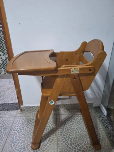 Cadeira de Bebê de Madeira