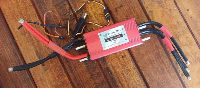 Controlador BDLC para RC boat