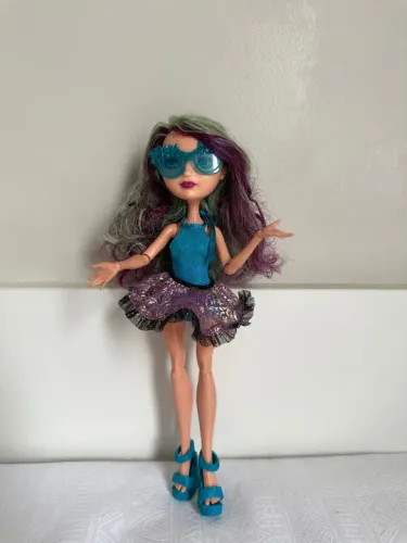 Ever after high mirror beach madeline hatter dol mattel