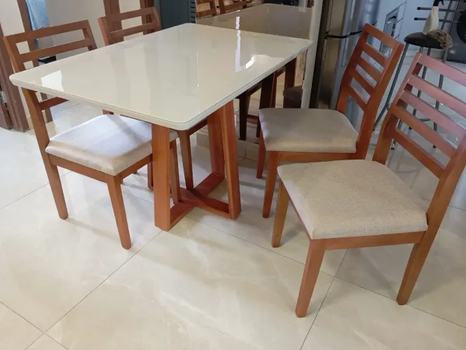 Mesa de Jantar 4 Cadeiras em Madeira pura