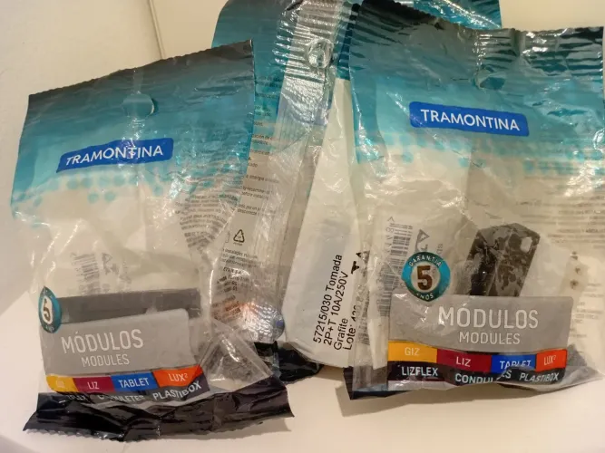 Sobra de Obra: Tampa Tramontina Interruptor, Cega, Condulete, Grampo, Modulo
