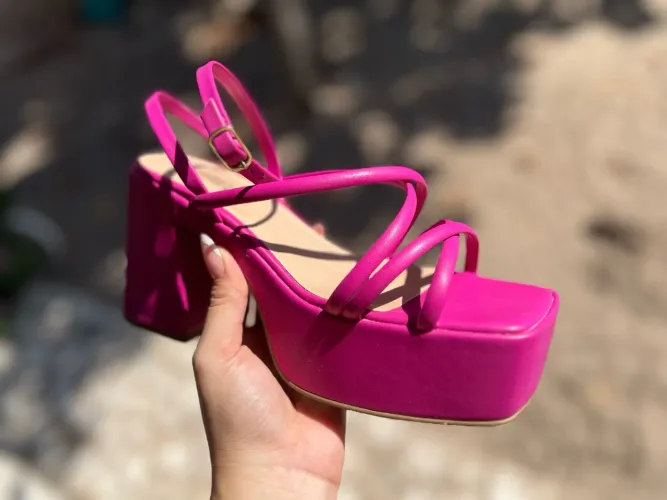 Sandália Plataforma Rosa Nova 37